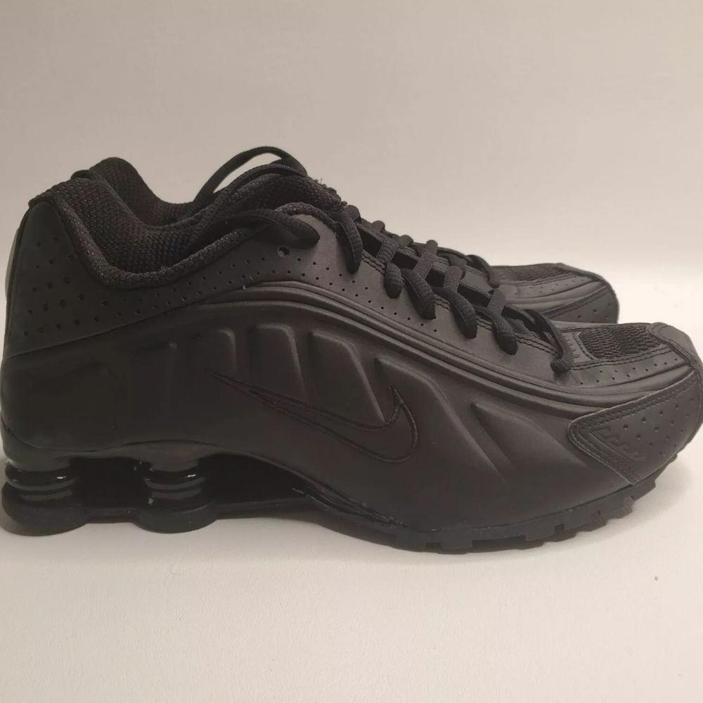 Nike Shox R4 Black Low